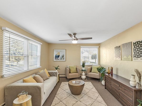 boston-massachusetts-59128928 picture