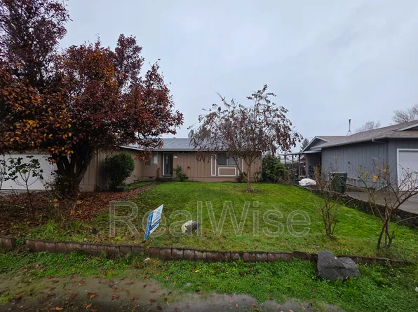 231 Hawthorne St, Sutherlin, OR 97479