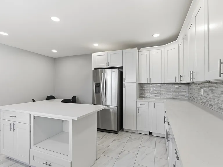 336 W Palisade Ave — Photo 7