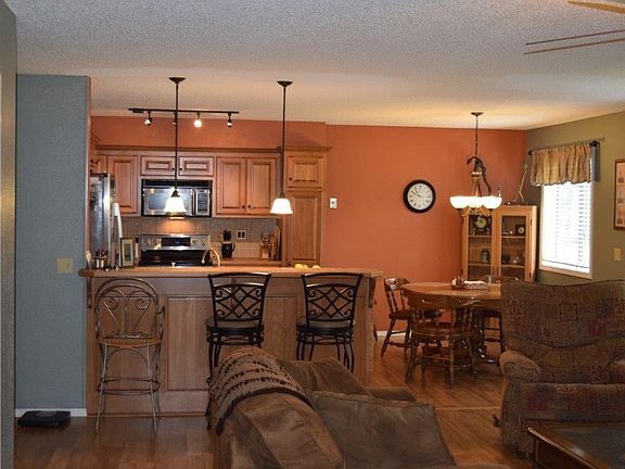 4th image of 35 Lunsford Ln