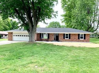 1073 N Woodridge Ave, Sullivan, IN 47882