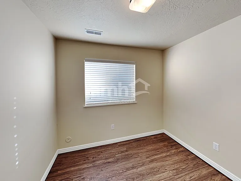 816 N Crimson Ln — Photo 11