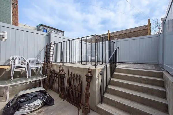 Sold by Brick&Mortar | media 13