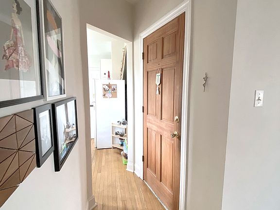 5th image of 837-39 W Cornelia Ave #37-S30