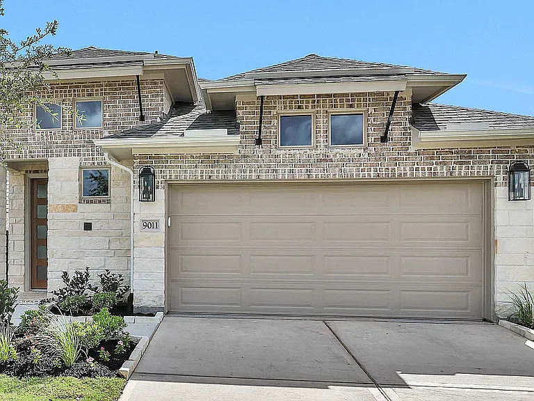 9011 Red Wolf Pl — Photo 1