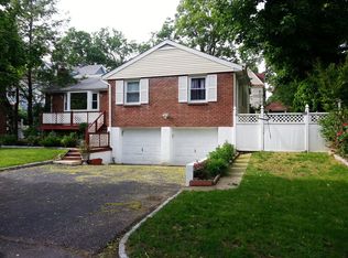 49 Ashton Rd, Yonkers, NY 10705