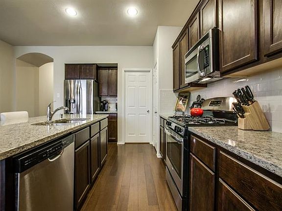 5th image of 1711 Wildflower Ln
