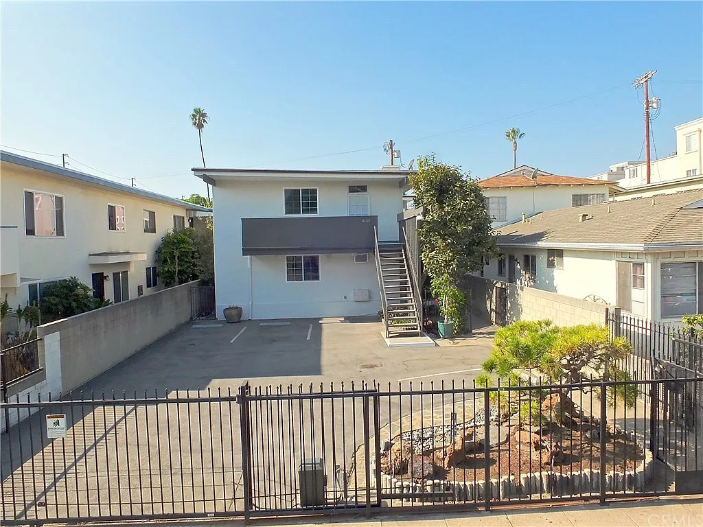 1 bed, 700 sqft, $2,399 — Photo 1