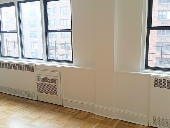 3rd image of 435 E 79th St APT 7D