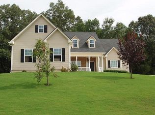 9055 Farmshaw Dr, Gainesville, GA