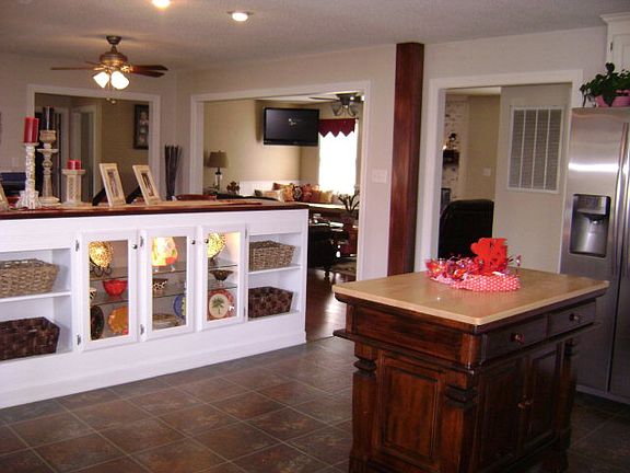 3rd image of 212 Tall Oaks Dr