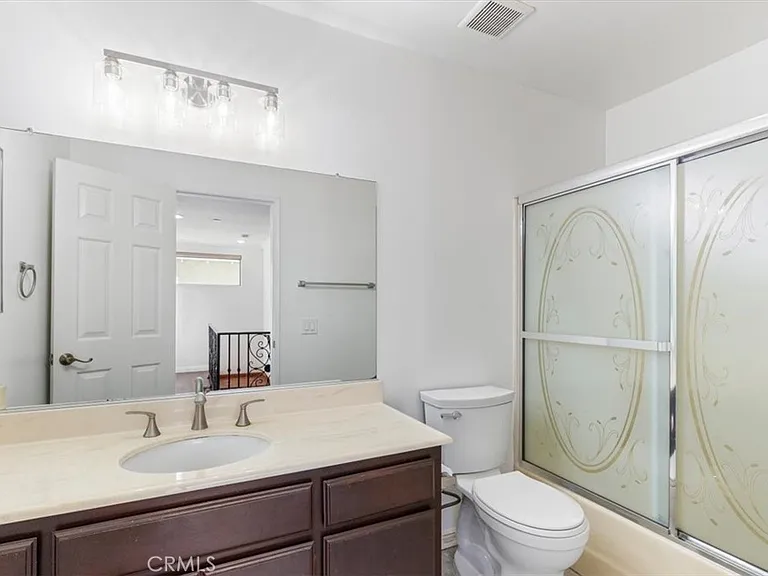 1001 N Monterey St #C — Photo 24