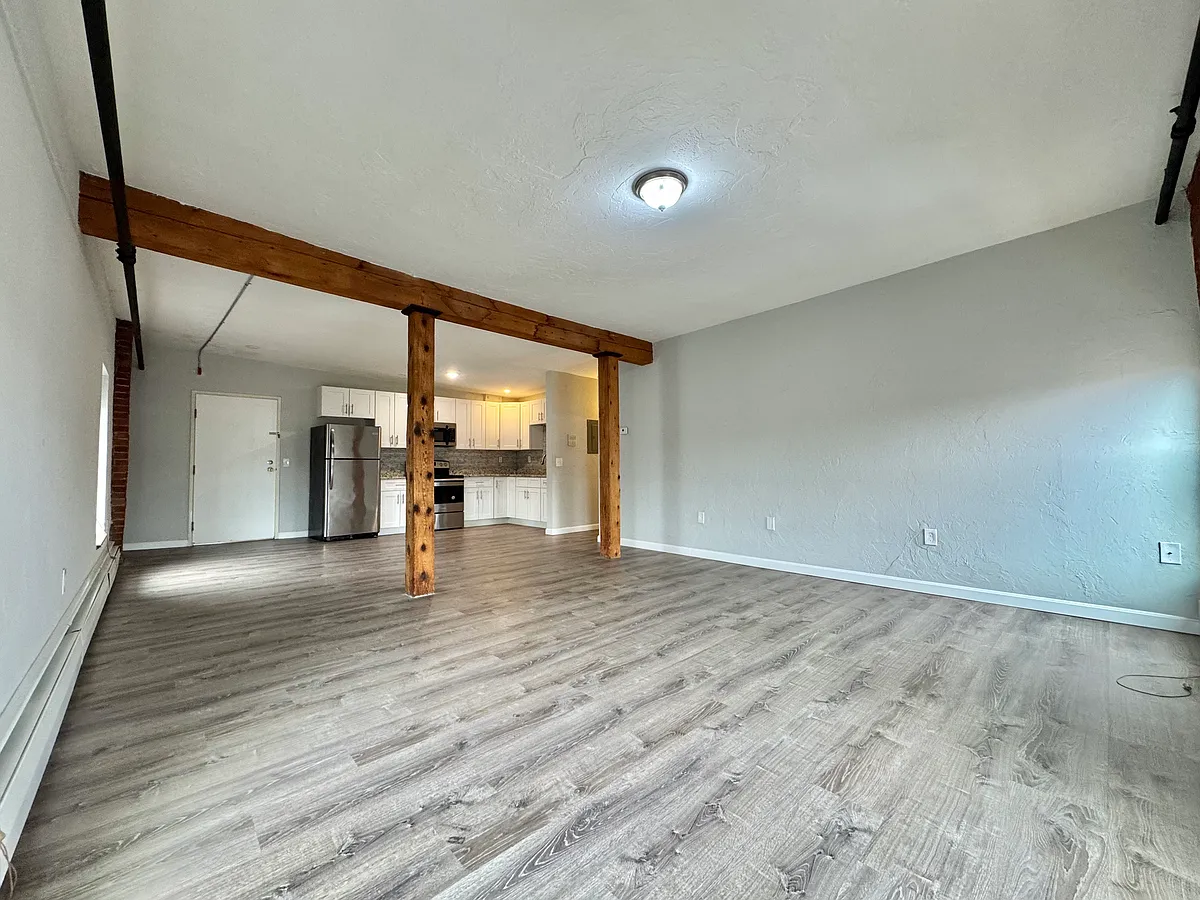 Building Photo - 11 Leo Turo Way #13