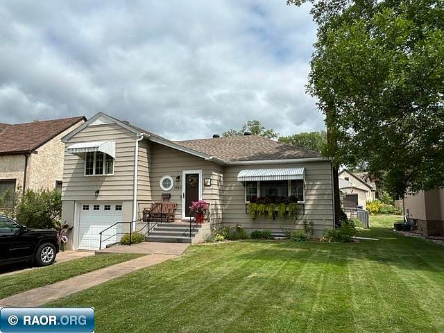 1st image of 1920 9th Ave E