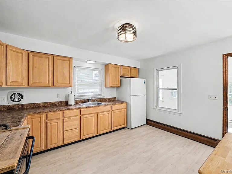 15 Forge Hill Rd — Photo 9