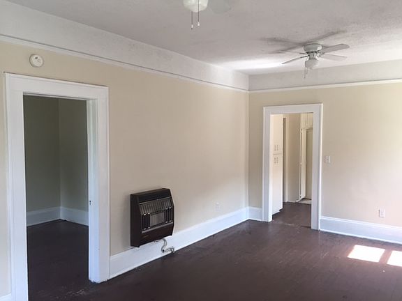 3rd image of 130 W 32nd St