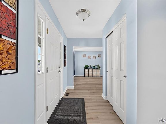 3rd image of 350 Villa Duschene Dr