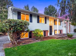15627 SE 11th St, Bellevue, WA 98008