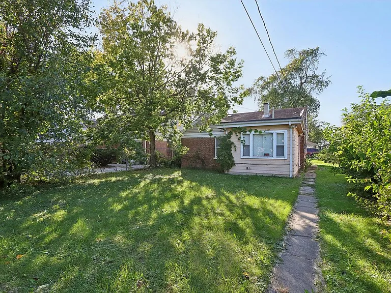 12219 S Throop St — Photo 27