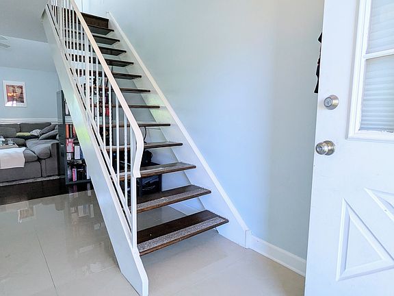 2nd image of 319 W Doral Ct