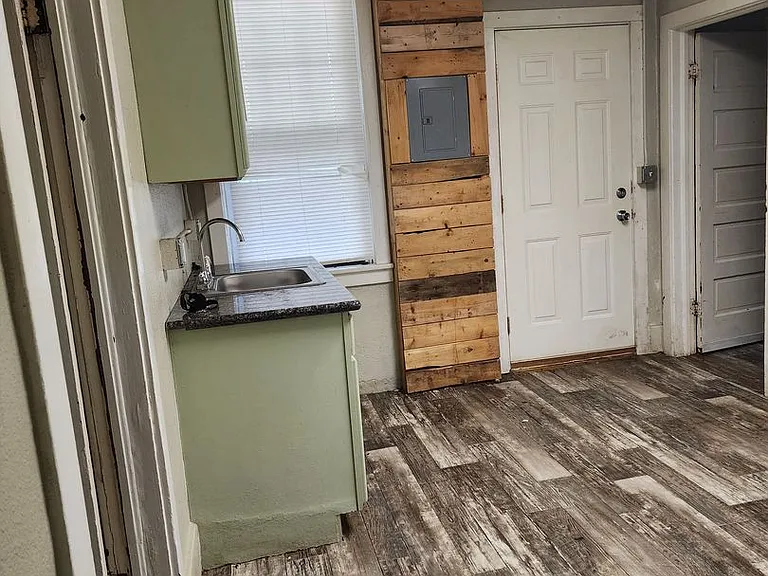 255 2nd St SW — Photo 11