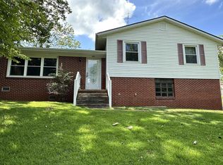 809 Holly St, Calvert City, KY 42029