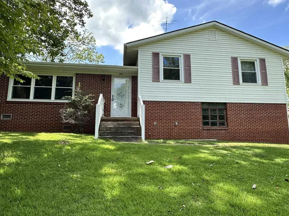809 Holly St, Calvert City, KY 42029