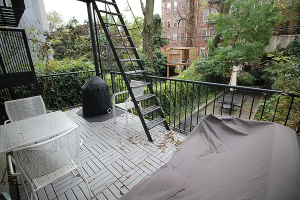 Rented by Brooklyn Real Inc | media 9