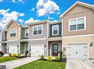 116 Paddington St, Falling Waters, WV 25419