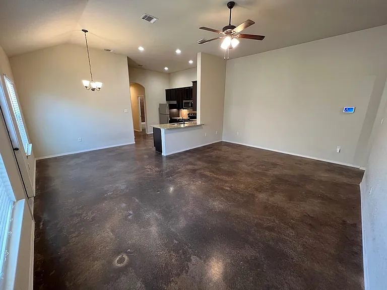 211 Eugene Pass — Photo 6