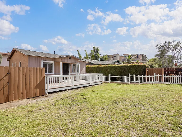 2251 Felspar St — Photo 28