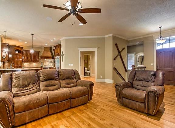 4th image of 11310 Zachary Dr