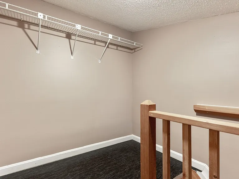 48 Avonshire Ct — Photo 32