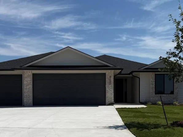 8330 W Waterway Ct, Maize, KS 67101