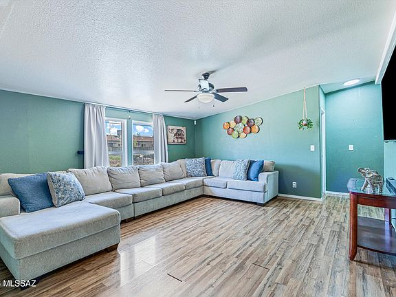 4th image of 2831 S Sunland Vis
