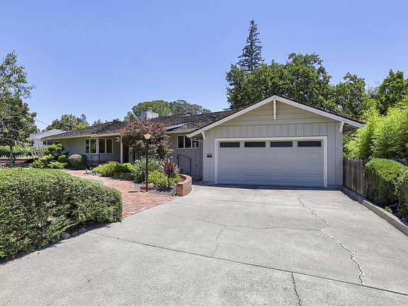 2nd image of 15888 Longwood Dr