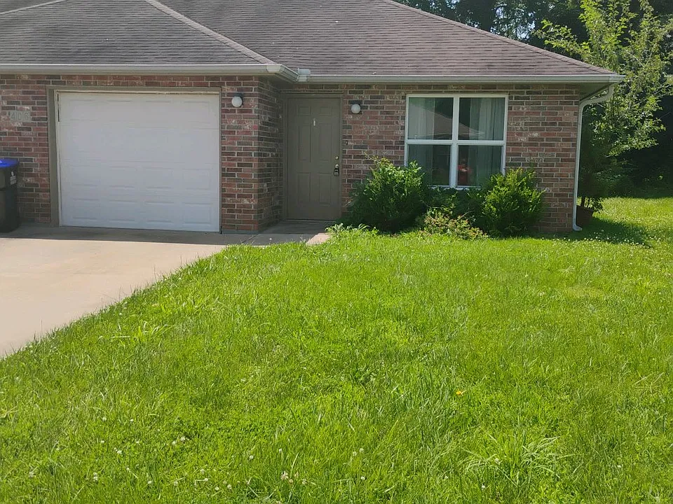 406 Blake Anthony Dr #B