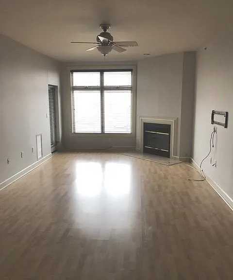 35 Harborview Dr #302 — Photo 22