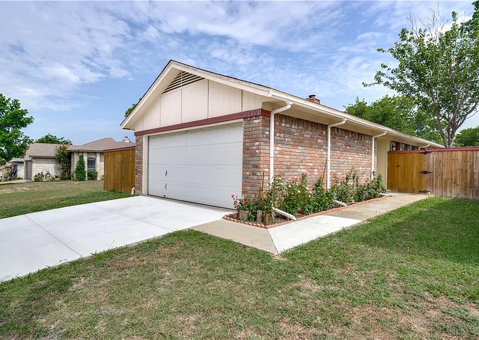 1st image of 10626 Lone Pine Ln