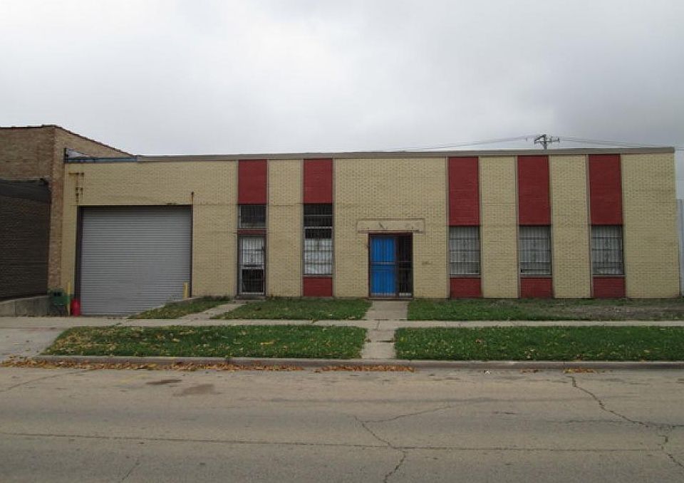 2nd image of 4817 S Knox Ave