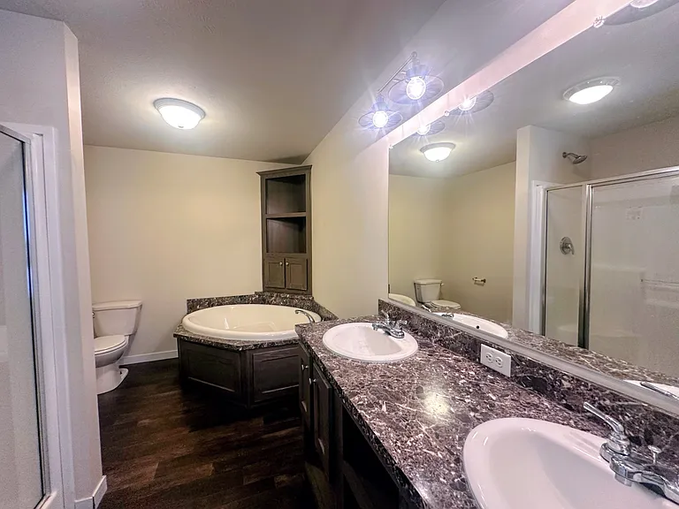 Hunters Glen — Photo 18