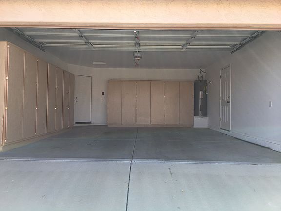 Garage - lots of storage