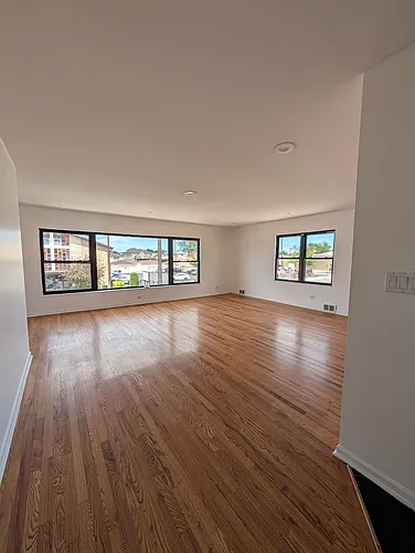6123 W Belmont Ave #2 Photo 1