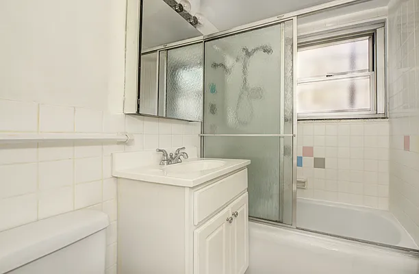 Rented by REAL New York | media 27