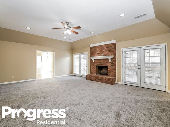 4th image of 8669 Rhonda Cir N