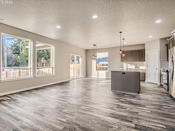 4th image of 4902 NE 23rd Ct