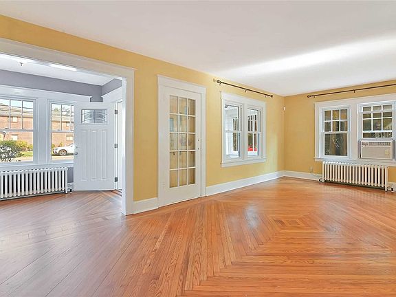 3rd image of 68 Lincoln Ave