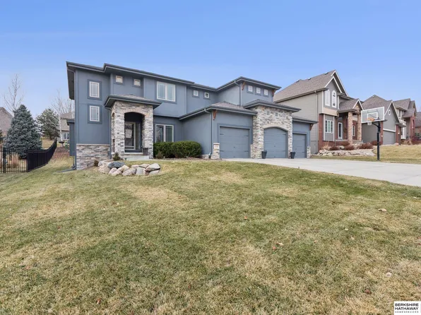 3754 S 197th St, Omaha, NE 68130