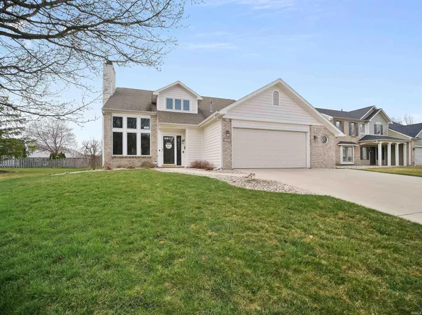 2211 Greythorn Dr, Fort Wayne, IN 46815