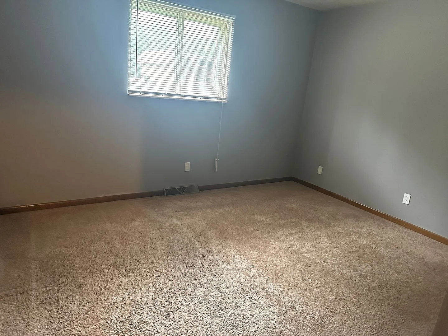 2110 Lexington — Photo 4